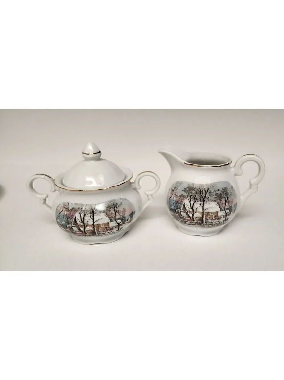 VINTAGE AVON DISTINGUISHED SALES ACHIEVEMENT AWARD MINI Creamer & Sugar Bowl